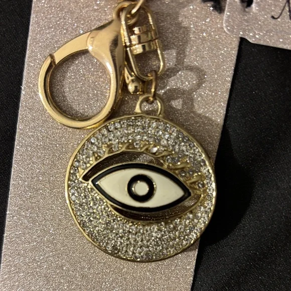 Natasha Couture Gold and Black Eye Keychain - Picture 3 of 4